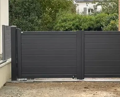 plaquiste à Lampaul-Guimiliau - image 3